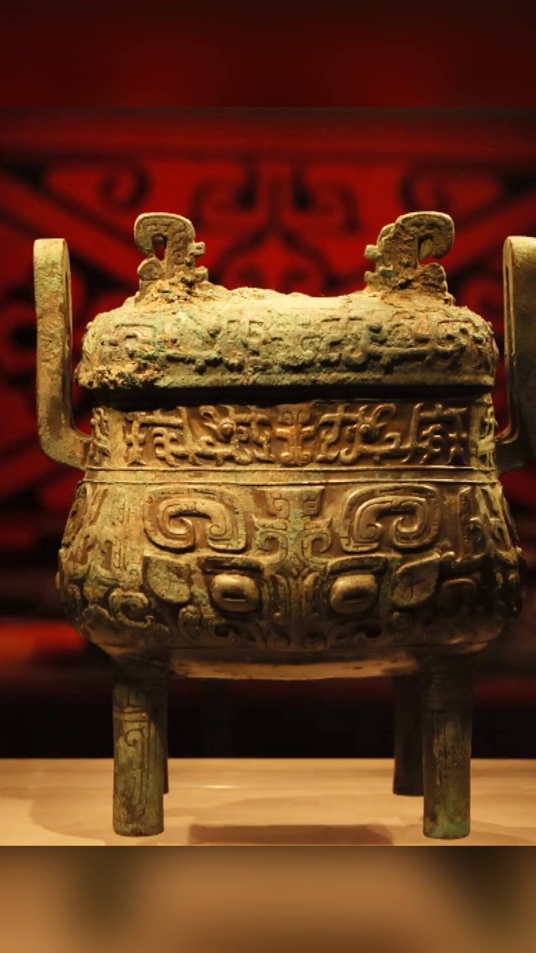 商周青铜器、玉器交相辉映 滕州博物馆里“龙”气十足