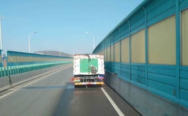 济南：优化冬季作业模式，保障高架路洁净有序