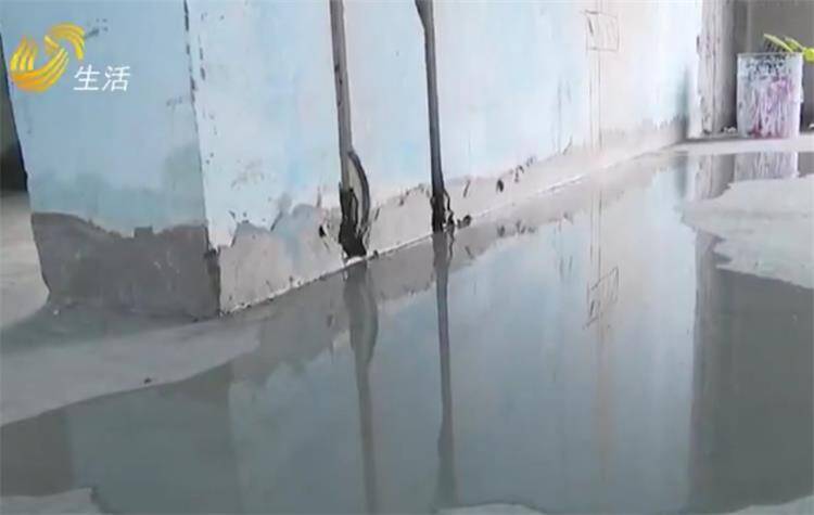 济南：交房一个多月被水泡 责任谁承担？