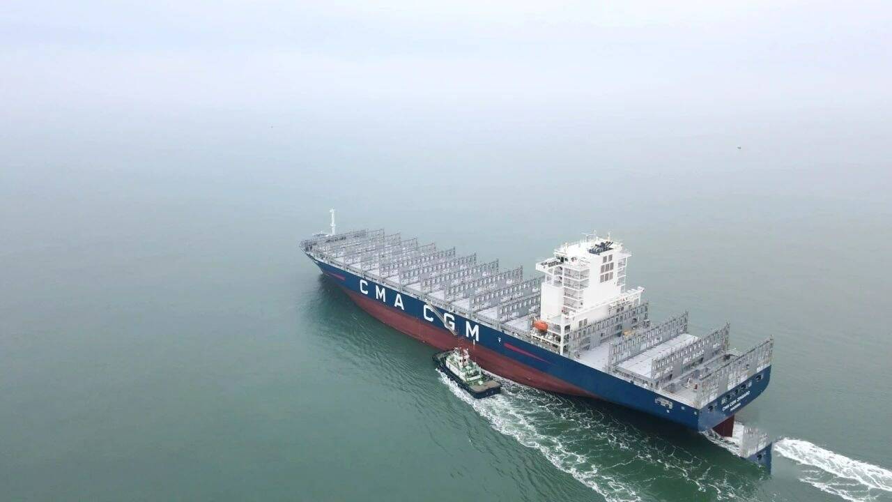 最大装箱数6014箱！青船公司交付今年首艘船舶