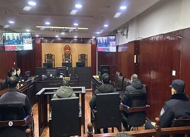 乳山法院：庭审现场敲警钟 节前普法正当时