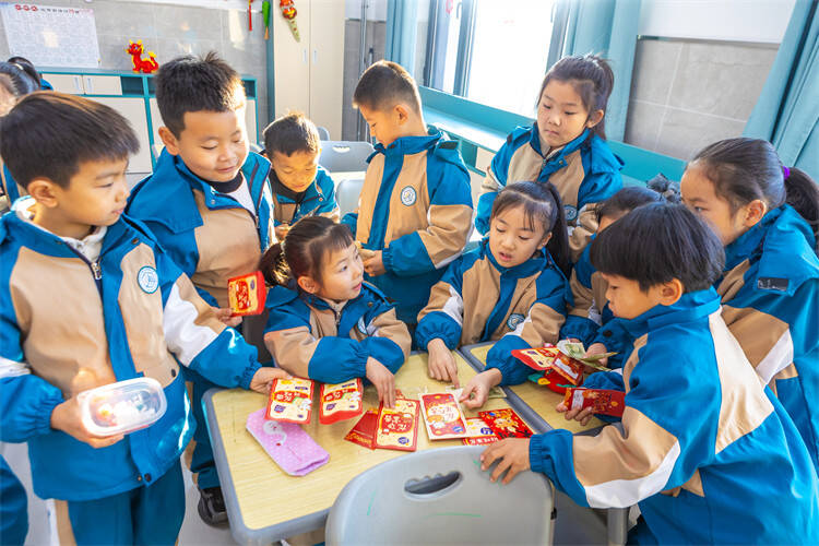 “红包”拿来！济南这所小学的寒假休业式惊喜不断