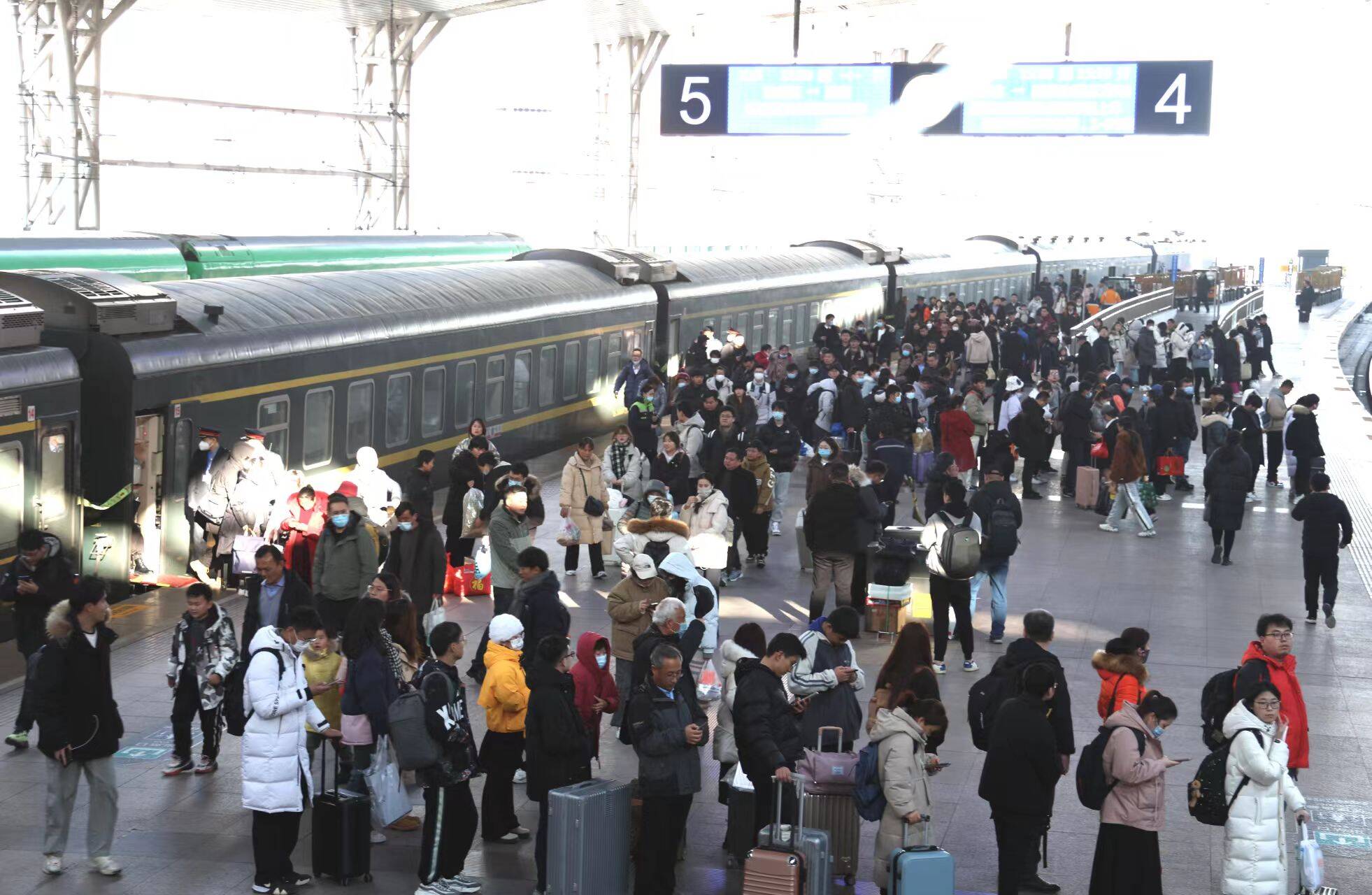 山东预计1860万人次乘坐火车出行！2024年铁路春运启动