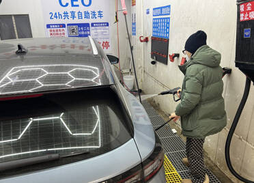 潍坊：节前洗车忙价格涨，自助洗车成“新宠”