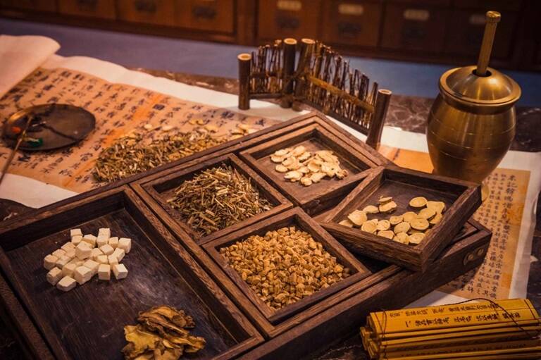 生活方式,价值理念等与几千年前已经发生了巨大的变化,发展中医药