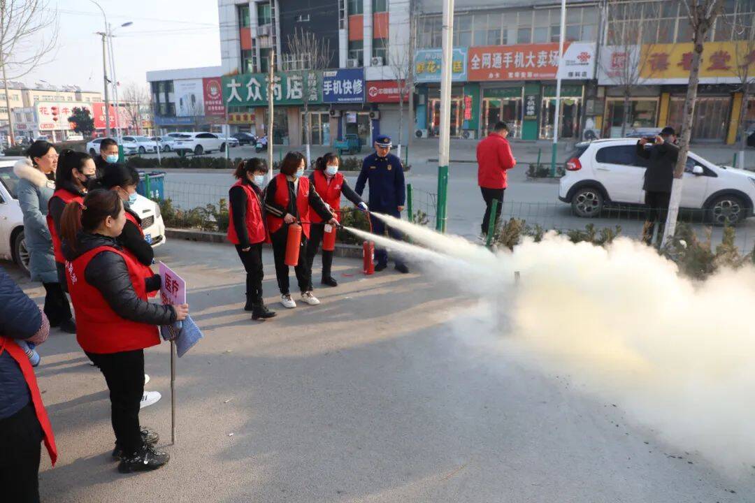 强化安全教育筑牢安全防线宁阳县磁窑镇举办消防安全应急演练志愿服务