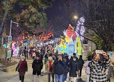 烟台南山公园春节假期接待游客近30万人次