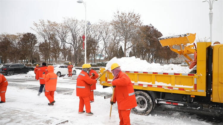 河口区：积极应对降雪天气 全力保障市民出行安全