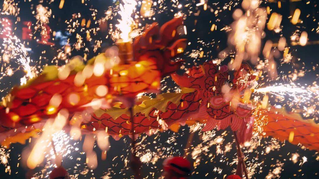 中国建设银行发布龙年贺岁形象片龙吟声起建设更美好