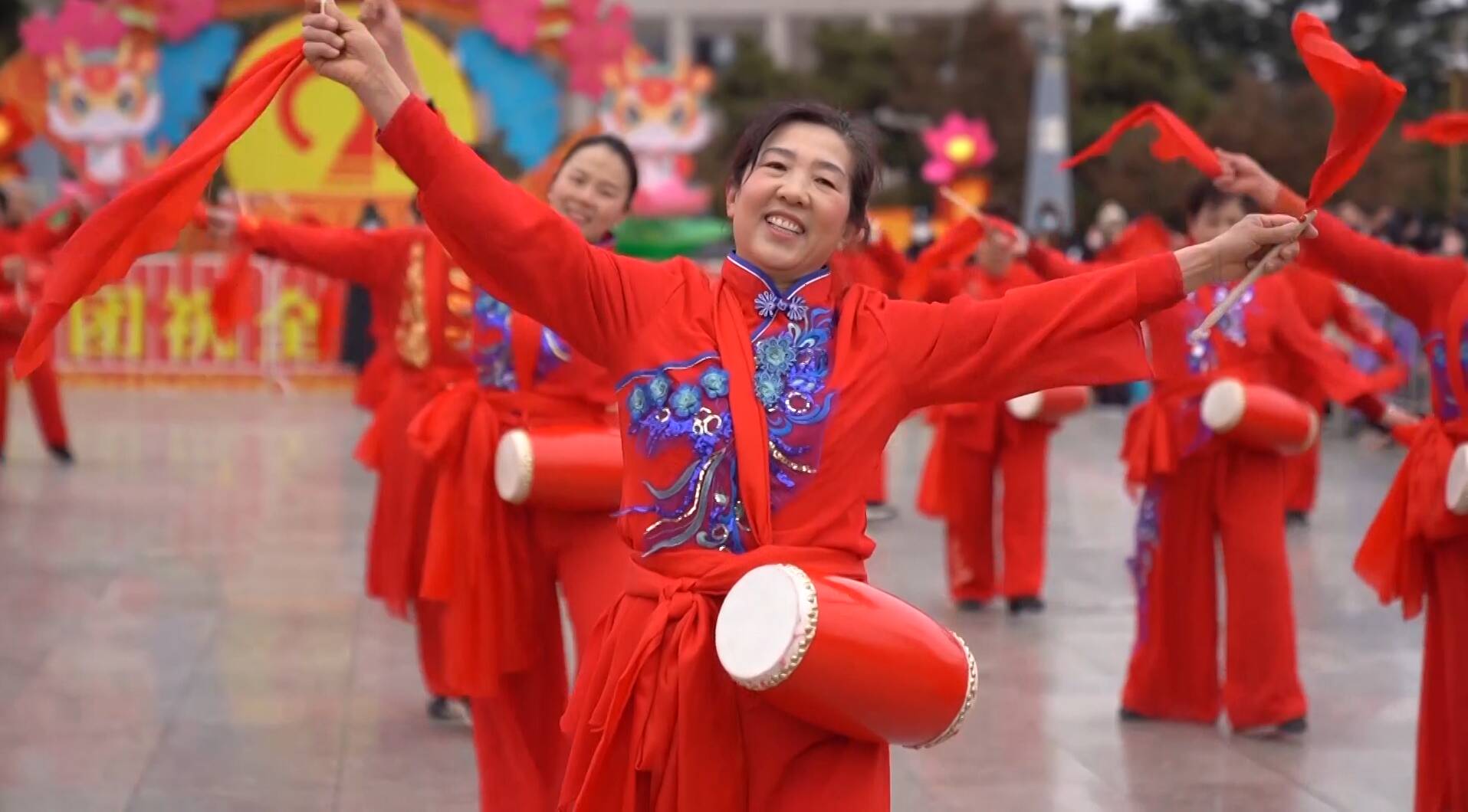 济南市莱芜区：千年鼓乐显气势 舞龙舞狮闹元宵