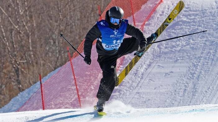 “十四冬”自由式滑雪坡面障碍技巧决赛 淄博选手获银牌