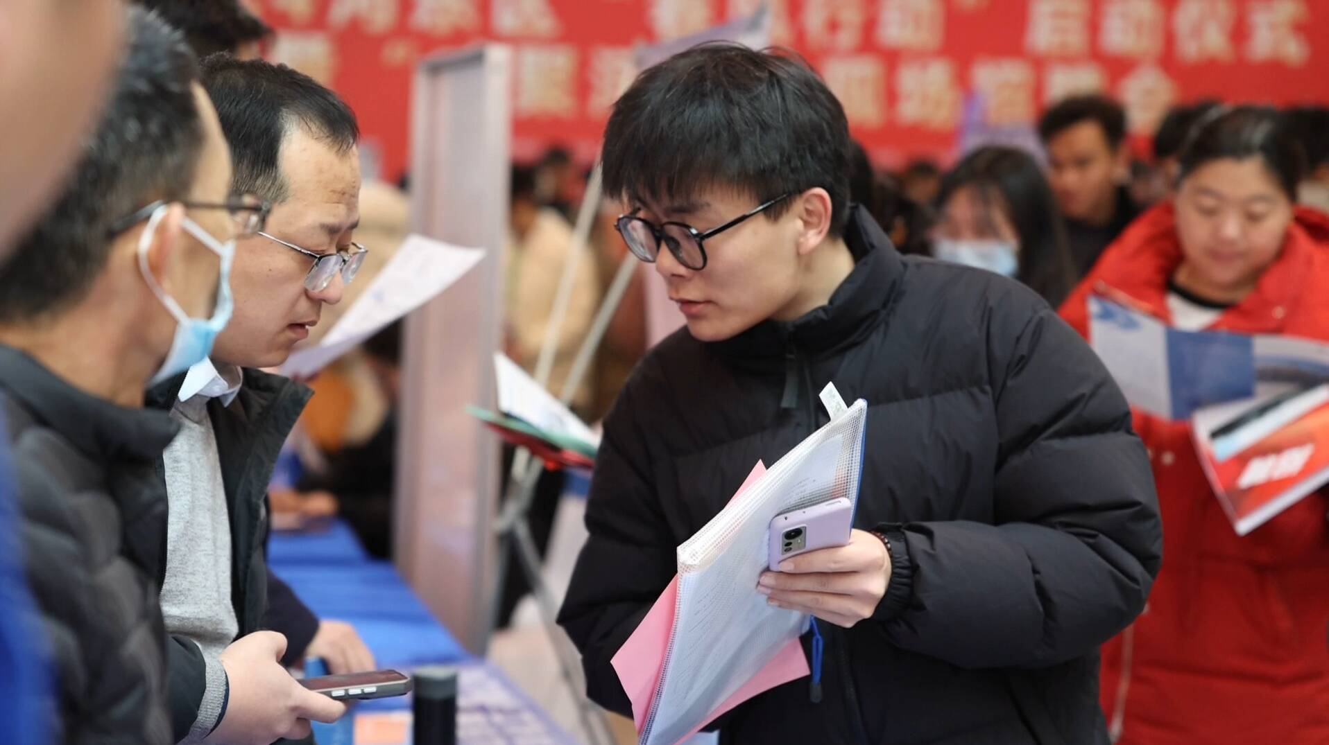 临沂河东区首场招聘会 60家企业提供就业岗位1000余个