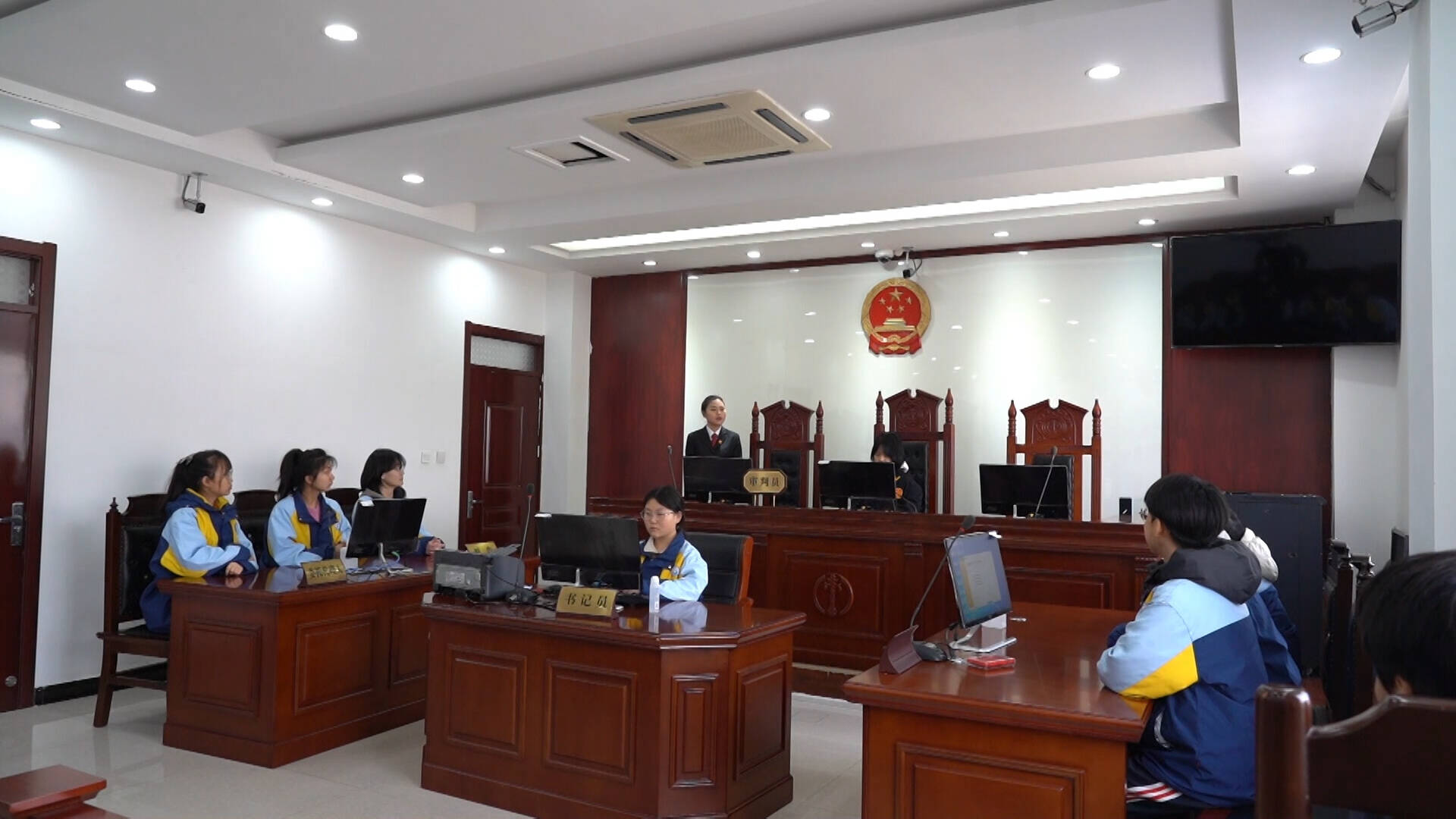 体验式普法教育 枣庄薛城将课堂“搬进”法庭