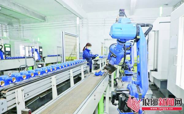 临沂：工业机器人 助力水表生产