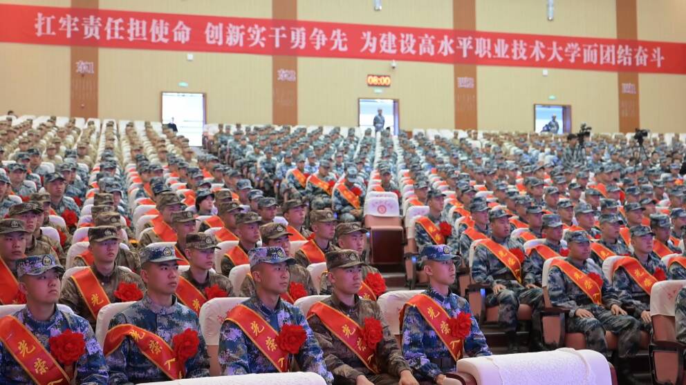 滨州职业学院465名2021级定向培养军士生入伍出征