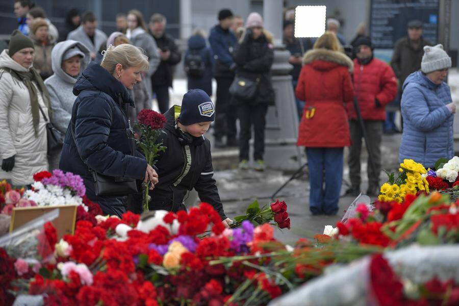 Feature: Russia mourns victims of deadly terrorist attack