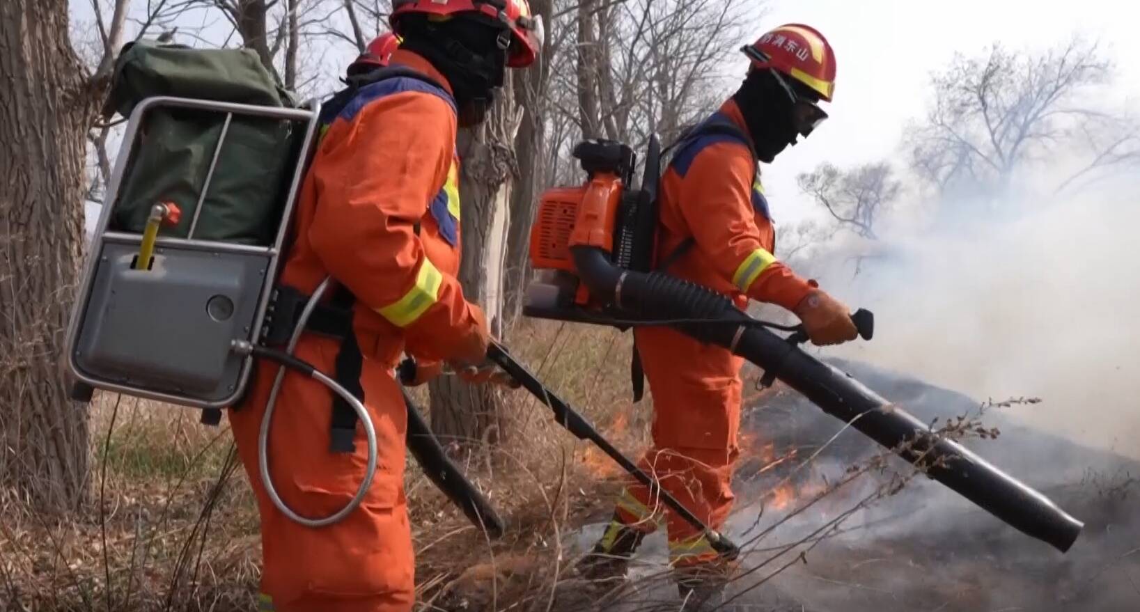 清明将至 东营消防救援支队开展节前森林草原防灭火应急演练