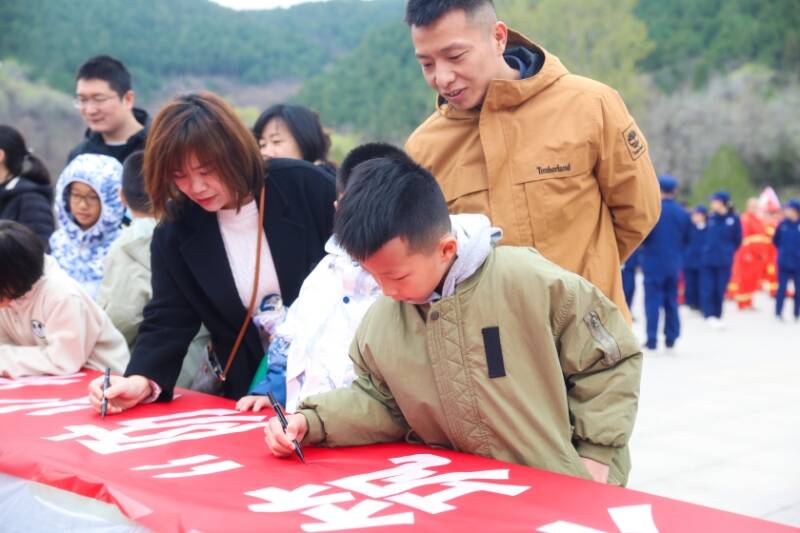 淄博：争当护林防火宣传员 携手共筑“防火墙”