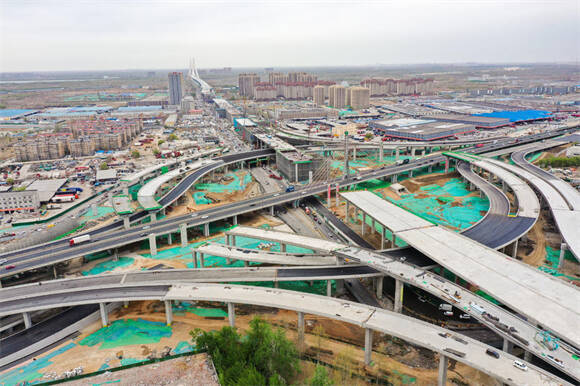 济南零点立交桥十四条匝道大部分建设完成，即将横跨济广高速