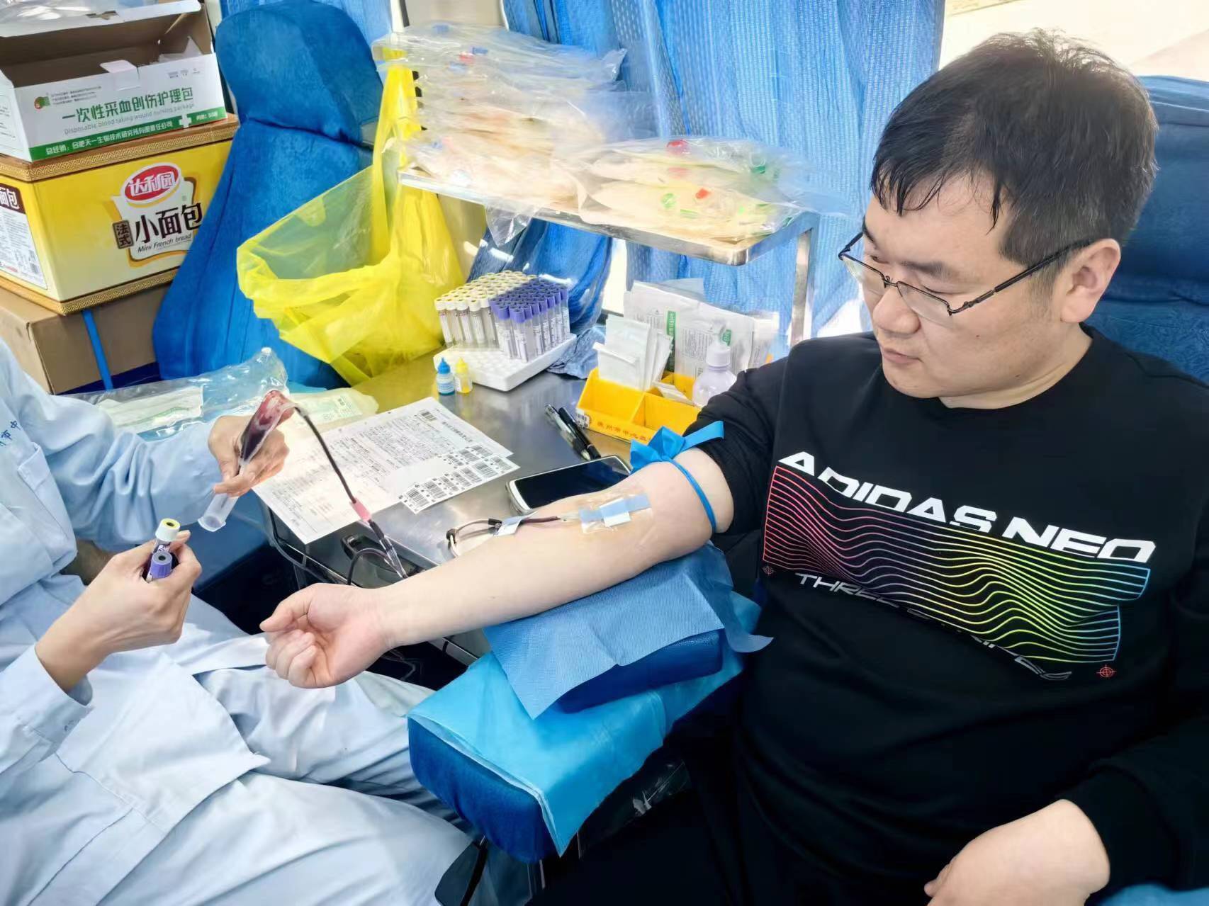庆云公路分中心开展无偿献血活动