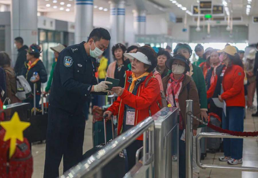 加速复苏！500人大型韩国旅行团入境威海