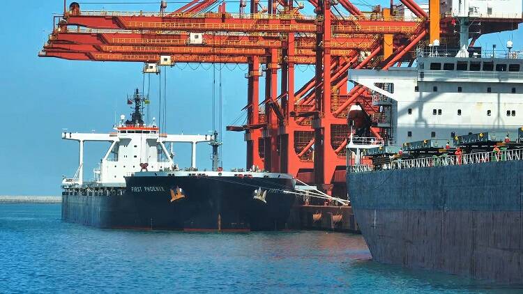 烟台港西港区加快建设国际领先的智慧绿色港