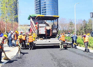 烟台：市政道路首遍热沥青养护维修完工
