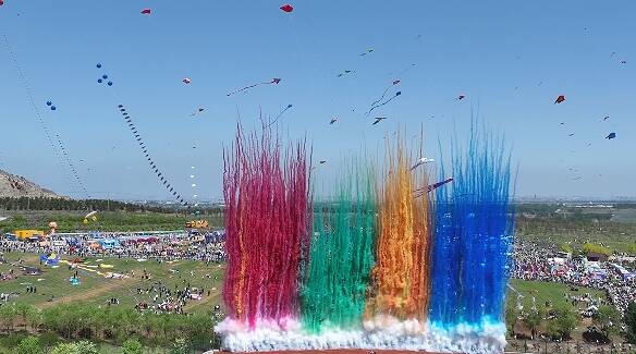 玩得嗨、买得欢！潍坊“风筝盛会”成为“欢乐海洋”