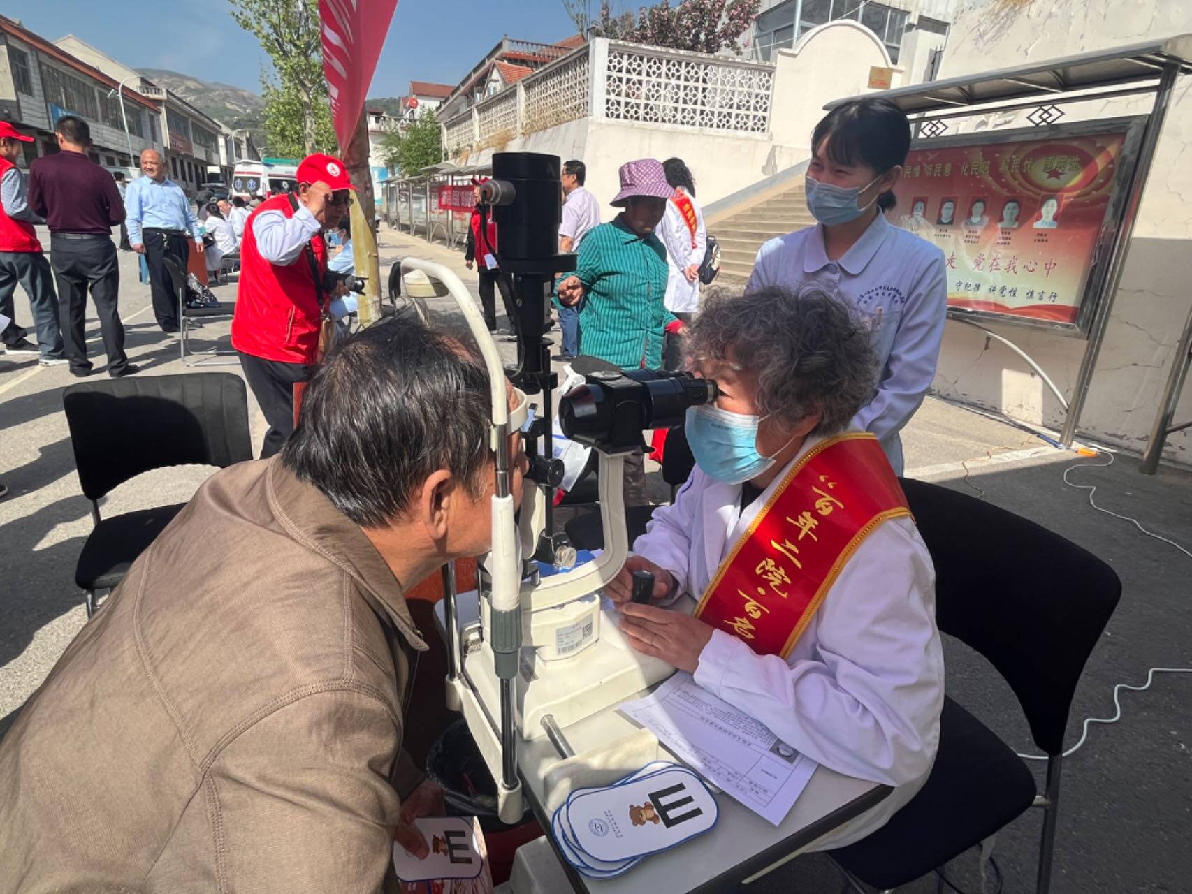 济南市第二人民医院离退休党支部开展乡村助农送健康活动