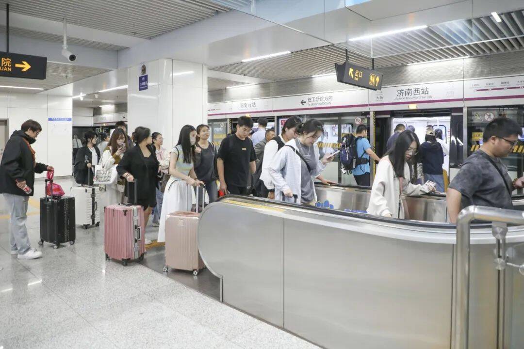 济南地铁将在4月30日至5月5日延长线网运营服务时间