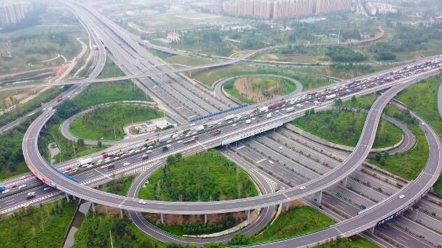 潍坊：“五一”假期高速公路出行将迎来“双高峰” 建议错峰出行