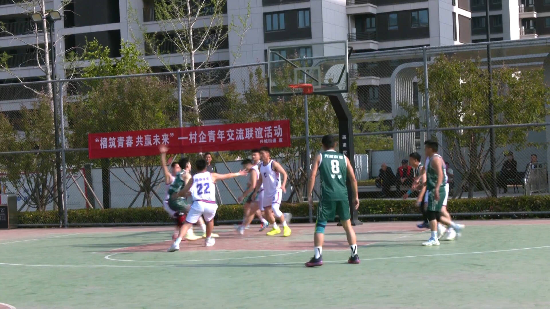 枣庄高新区多支篮球代表队上演“巅峰对决”