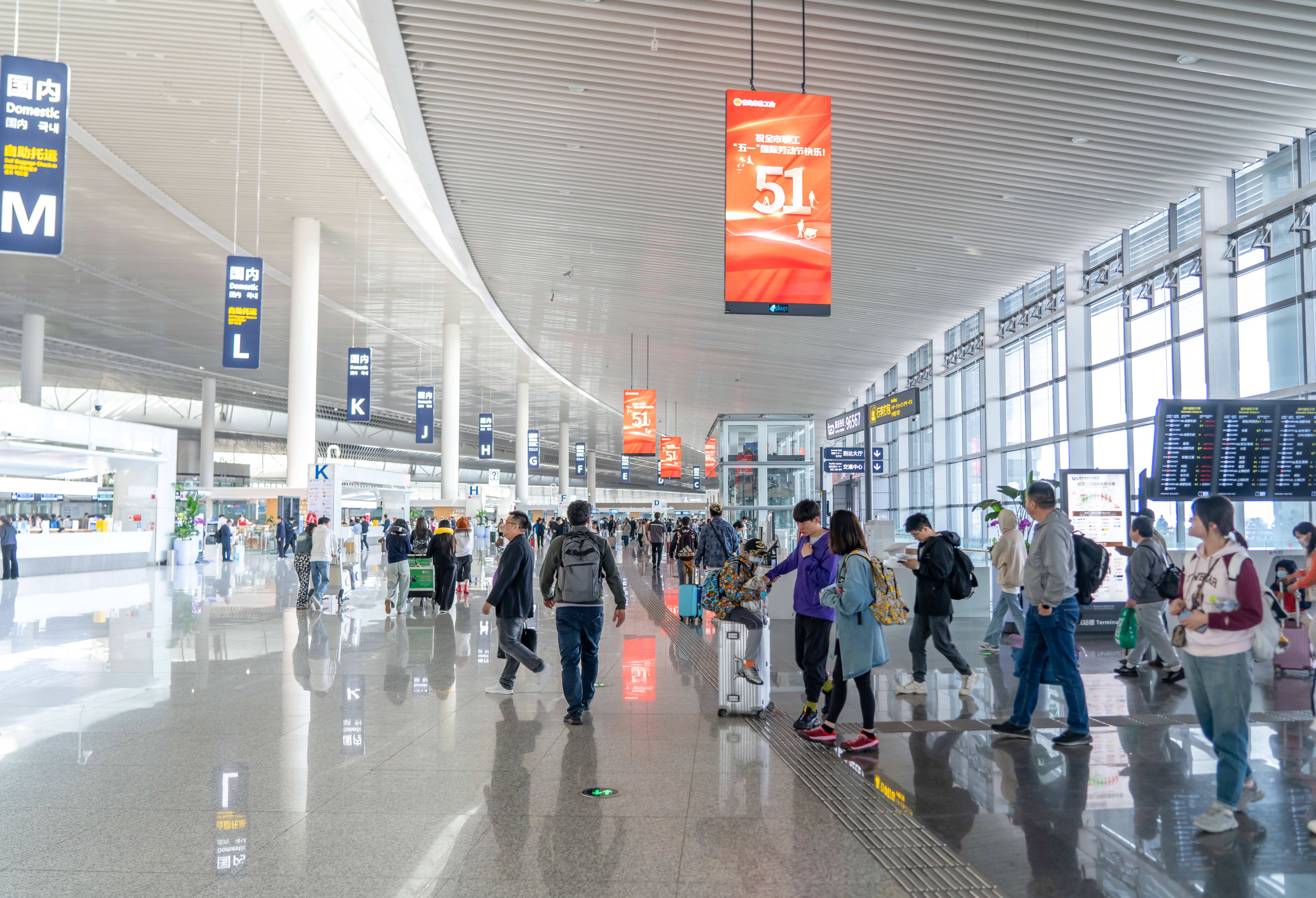 青岛机场五一假期保障近40万名旅客顺利成行