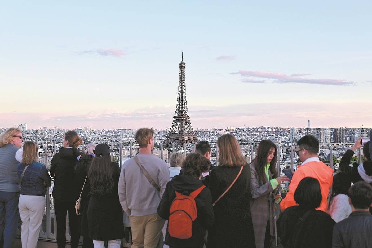 return of chinese tourists helps vitalize europes tourism