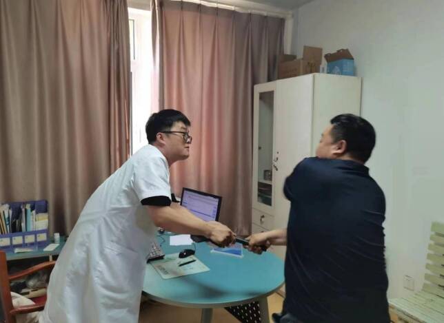 曲阜市陵城卫生院开展突发暴力伤医事件应急演练