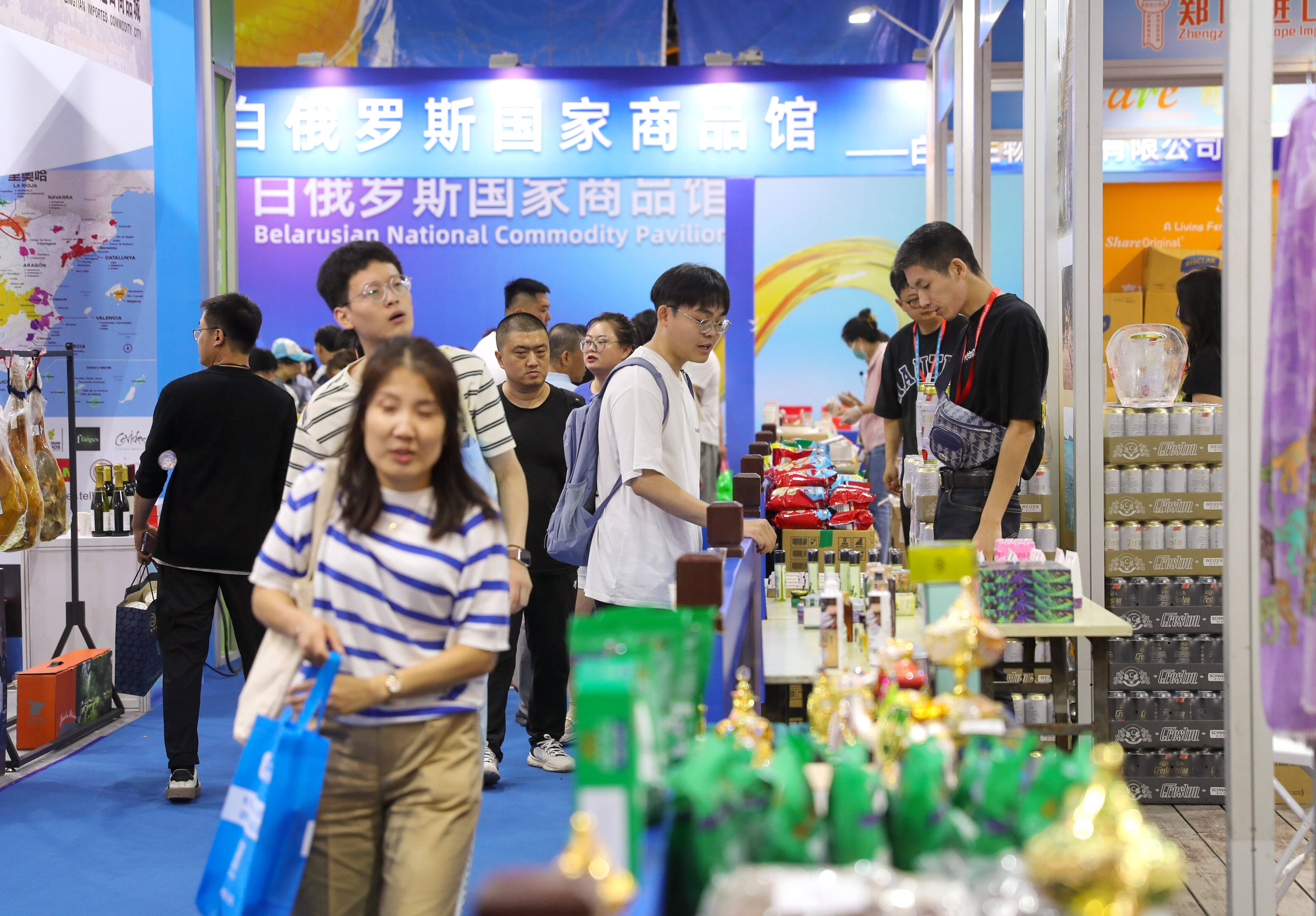 黄河流域跨境电商博览会青岛举行 30余个国家和地区近500家企业参会