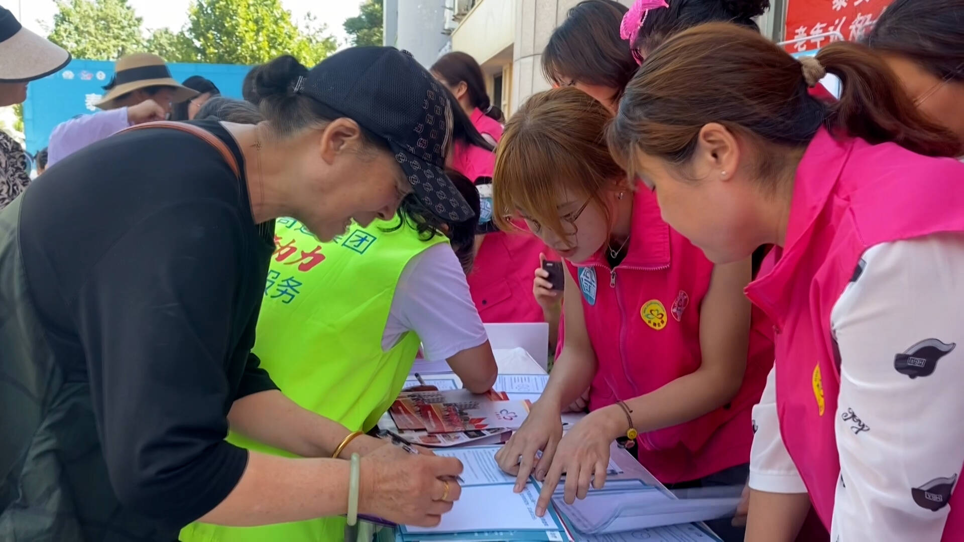 泰安市泰山区启动“记忆包裹”认知障碍干预志愿服务项目
