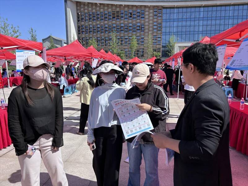 泰安岱岳区招聘引才多点发力 巧搭平台服务升级