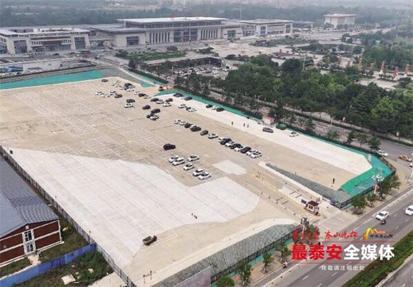 高铁泰安站停车场试运行 智慧停车更方便