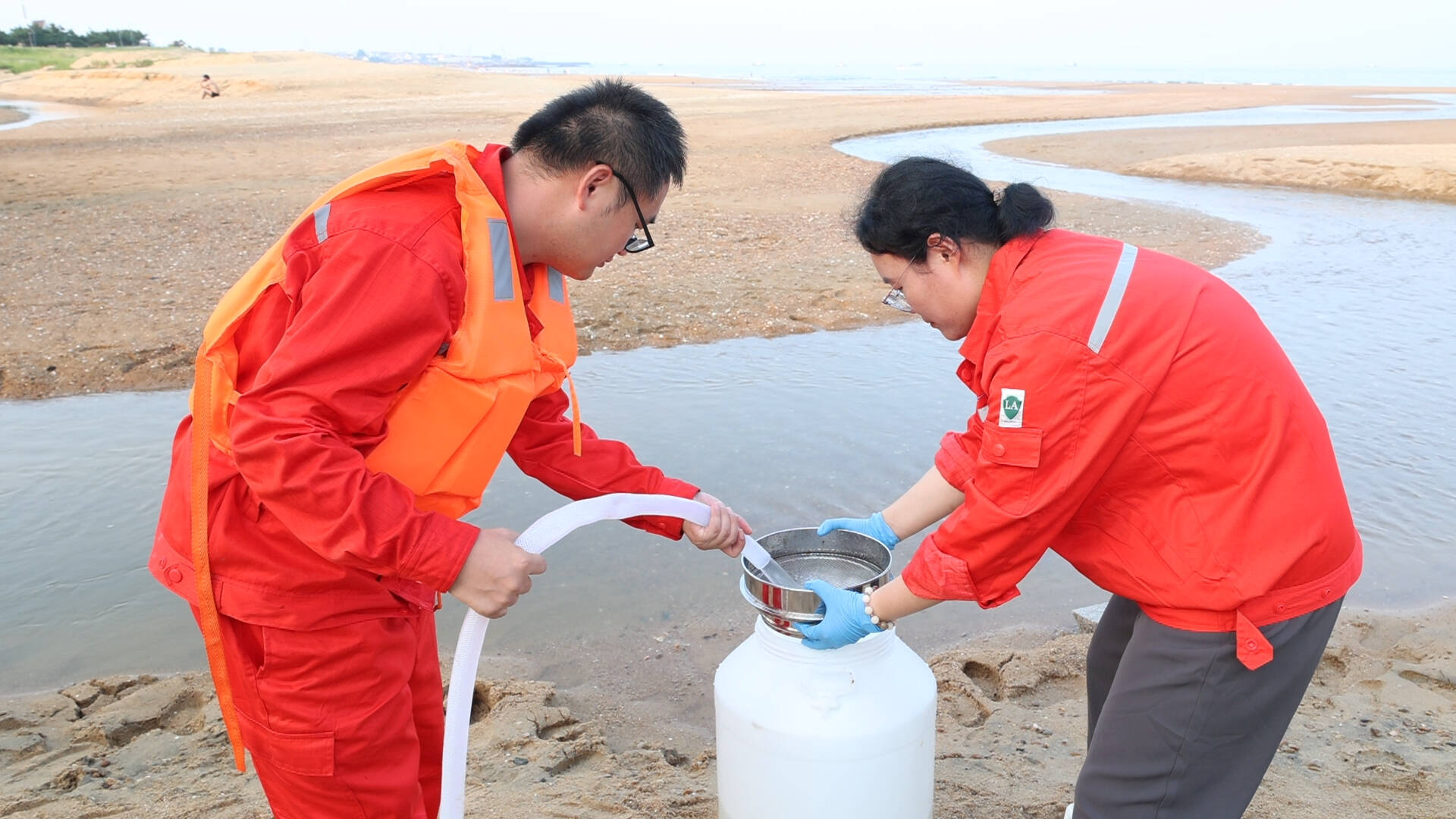 山東團隊創新研究海洋微塑料污染 致力海洋生態環境保護