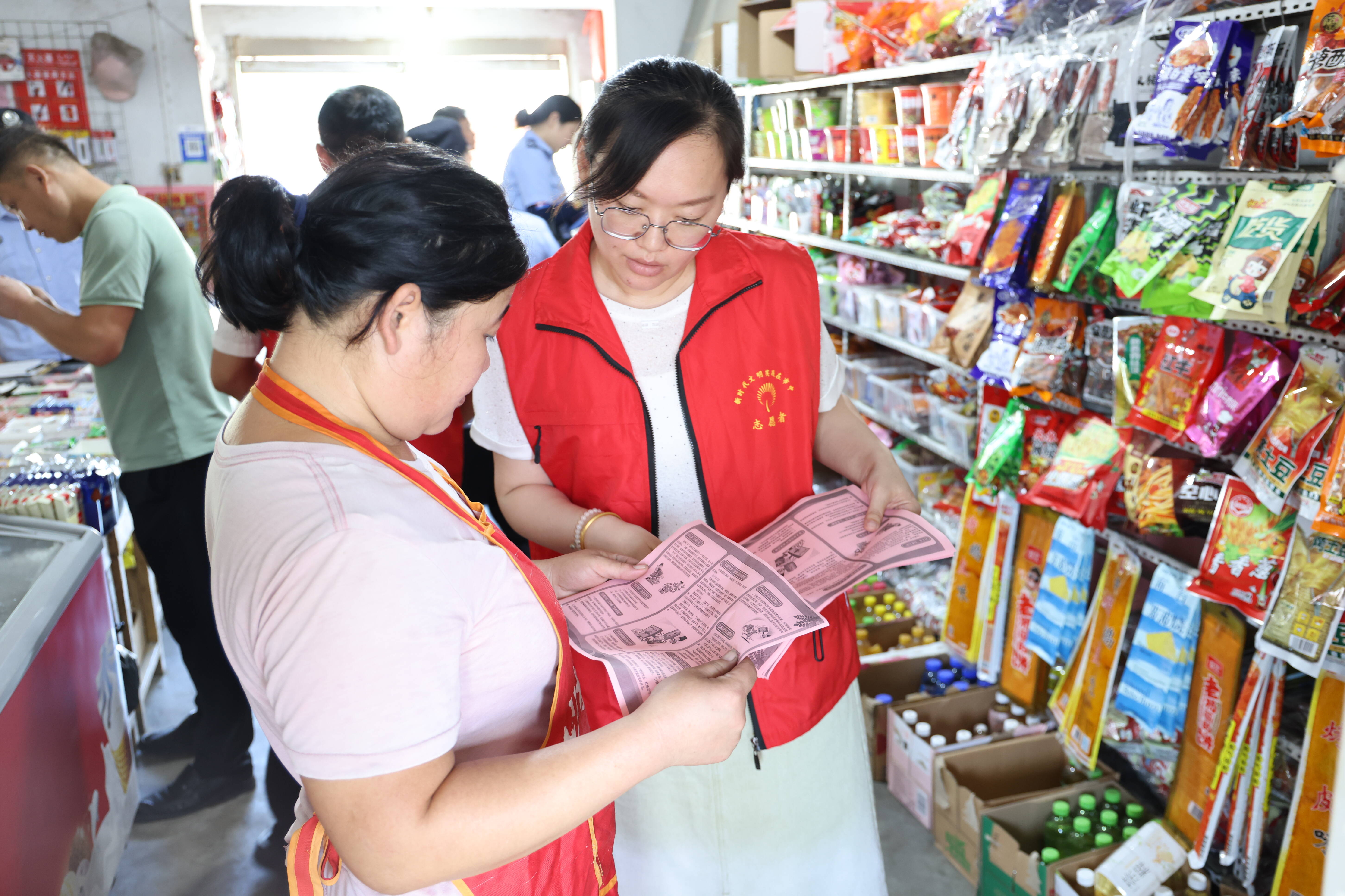 共筑绿色文化防线枣庄市市中区税郭镇开展扫黄打非文化市场检查活动