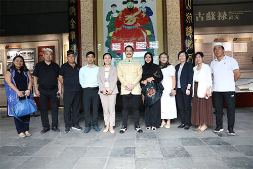 菲律宾苏禄苏丹公主基拉姆及参议员帕迪拉一行来德州出席活动