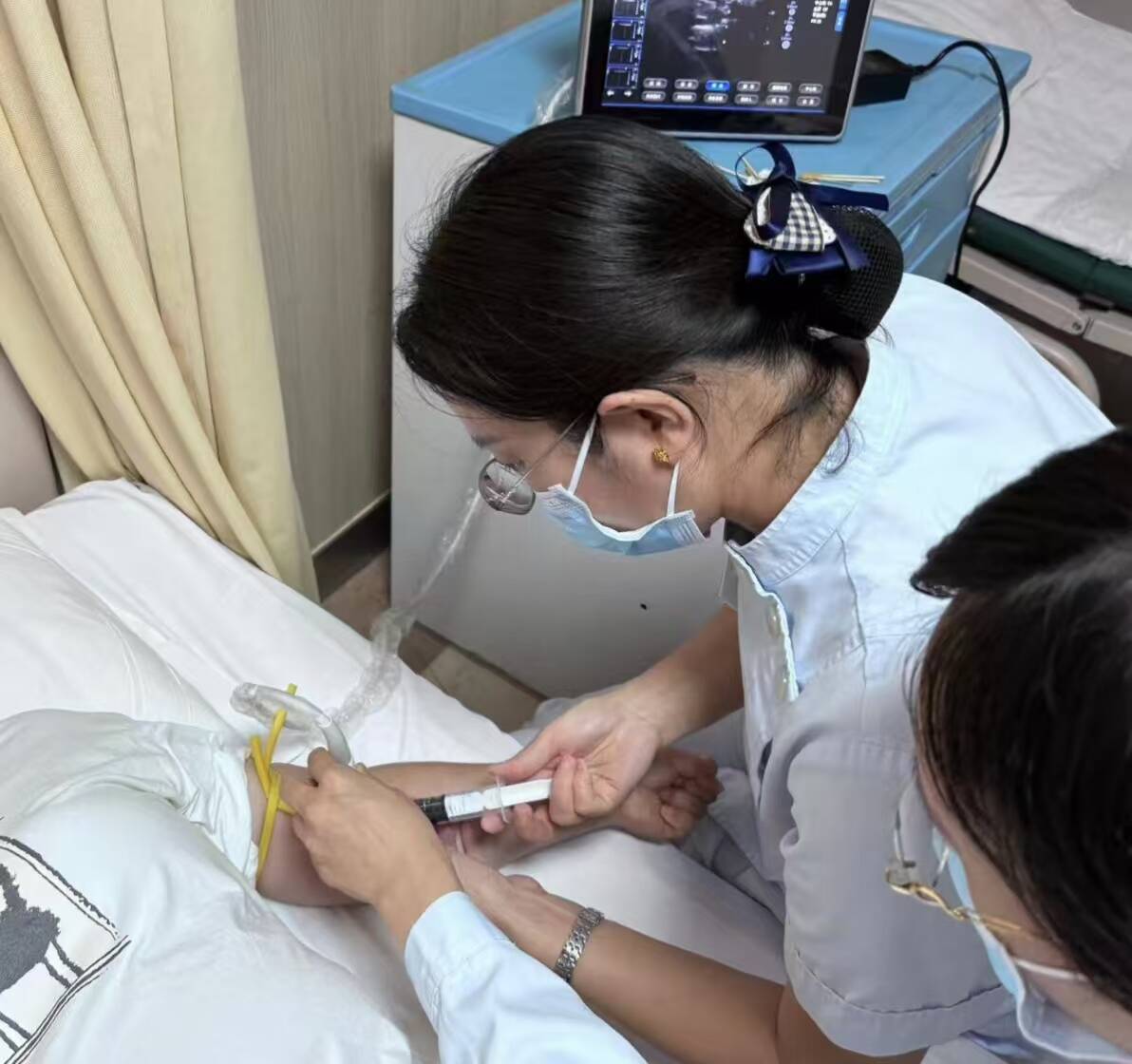—淄博市妇幼保健院成功开展超声引导下静脉采血穿刺技术