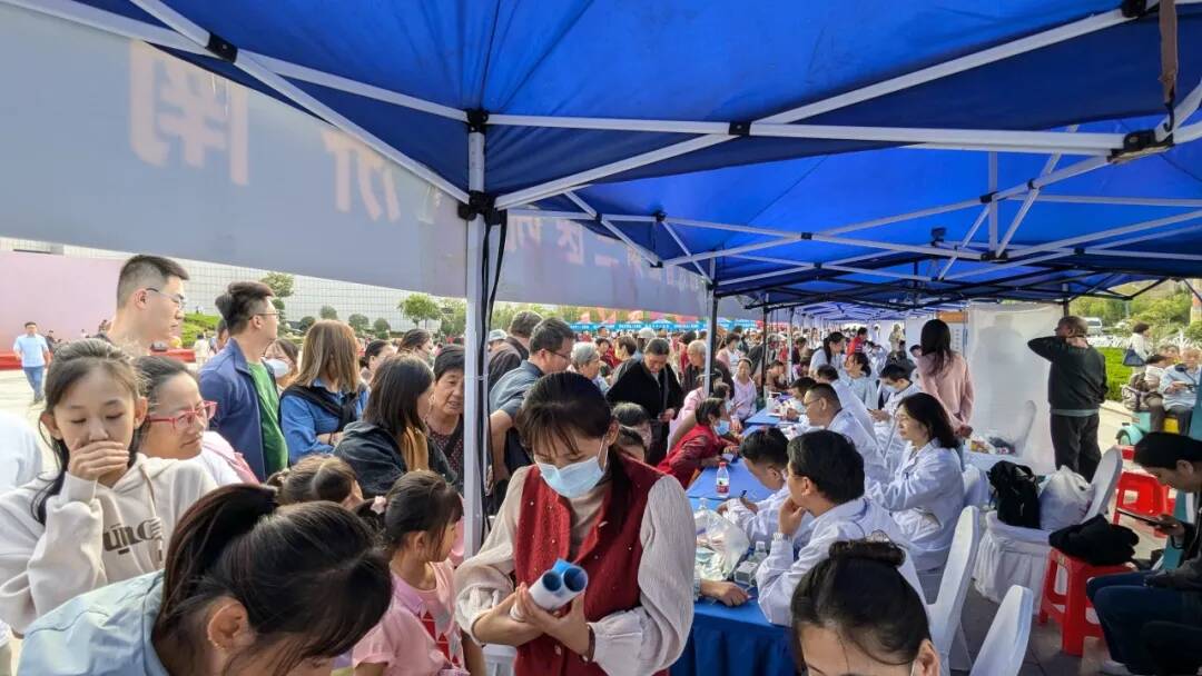 山东省暨济南市2024年“四送四进四提升”健康义诊周暨巡回医疗活动启动