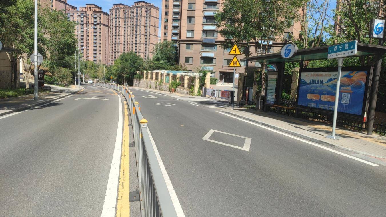 城市精细化管理看高新丨行走城管 马路检查 让“温暖城管”走进民心
