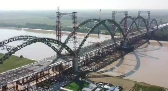 高商高速公路黄河特大桥全桥拱肋顺利合龙