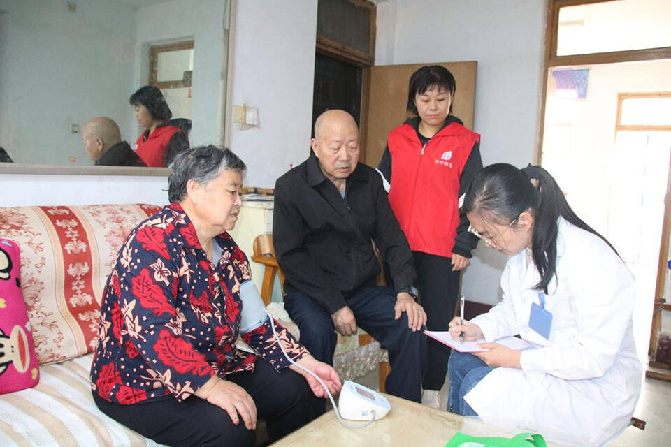 愛滿重陽：濱州市濱城區愛民社區開展助老行動