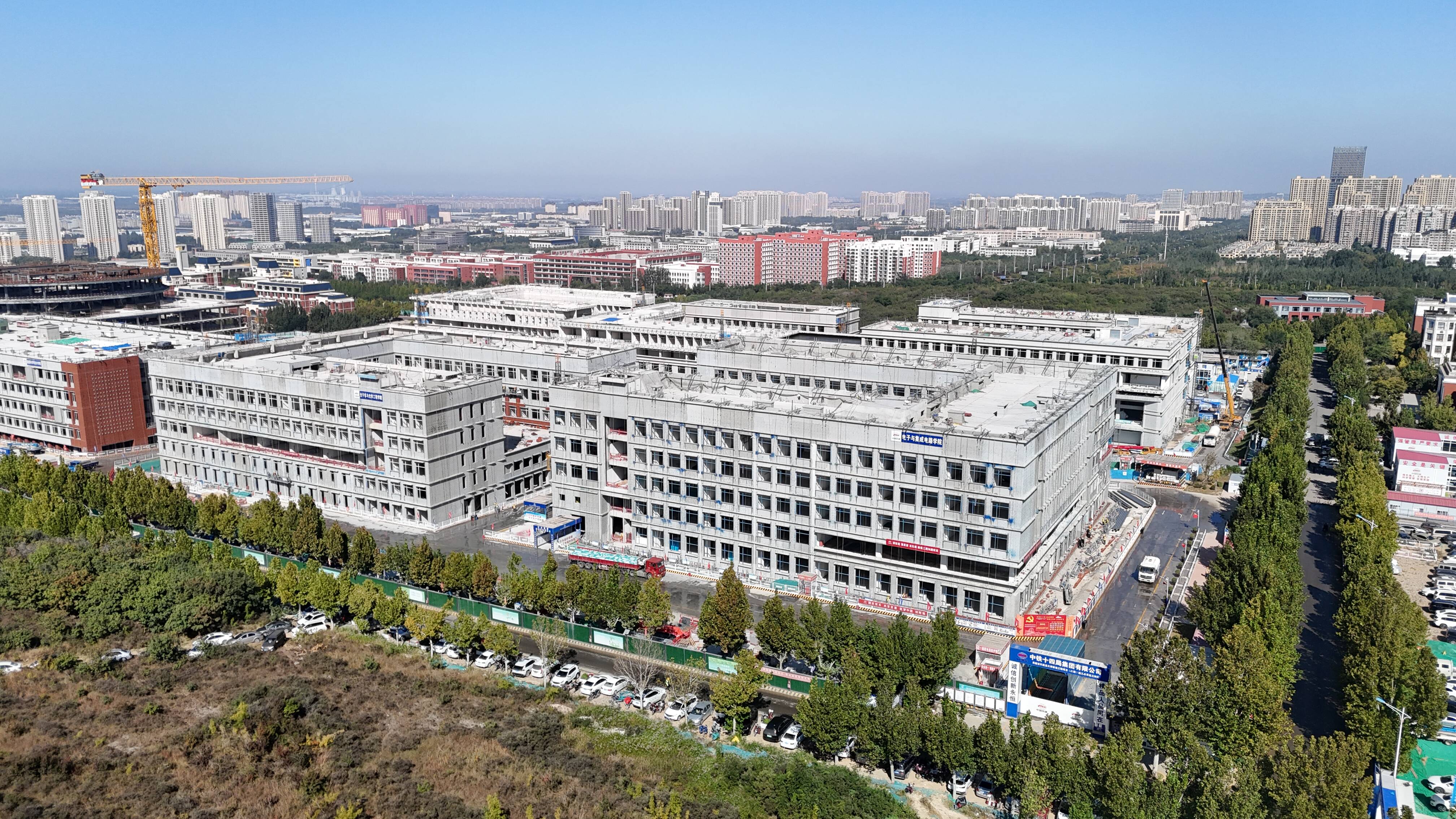 我国首所以“空天信息”命名的大学建设拉满“进度条” 项目二期12栋单体建筑开工
