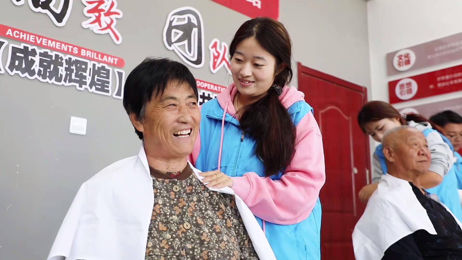 禹城：尊老敬老爱老 为老人们送上节日祝福