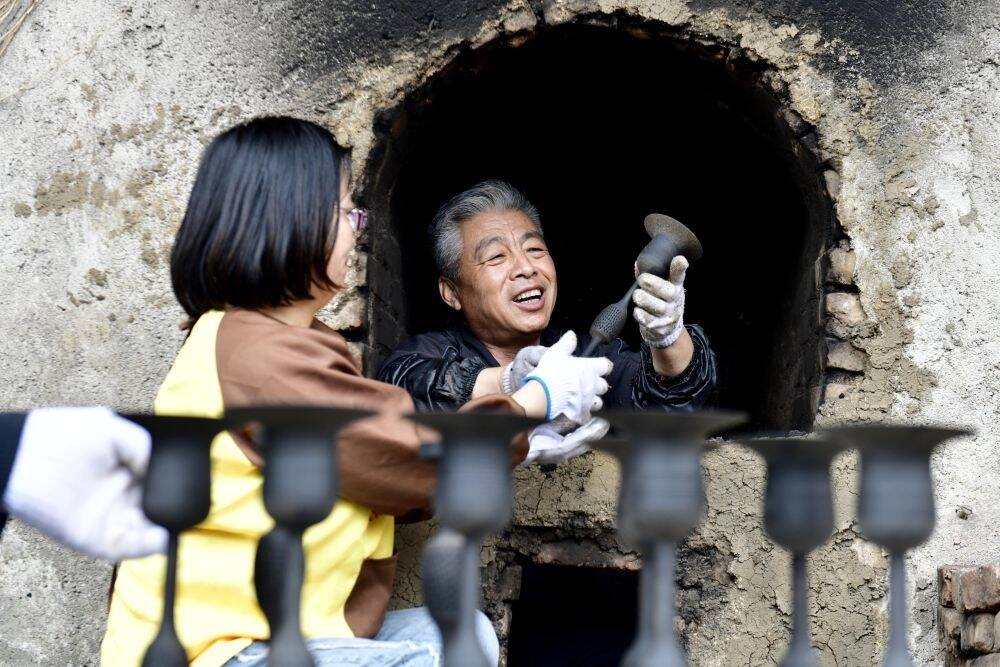 国道之行 海阔天空｜山东日照：传承四千年的黑陶焕发生机